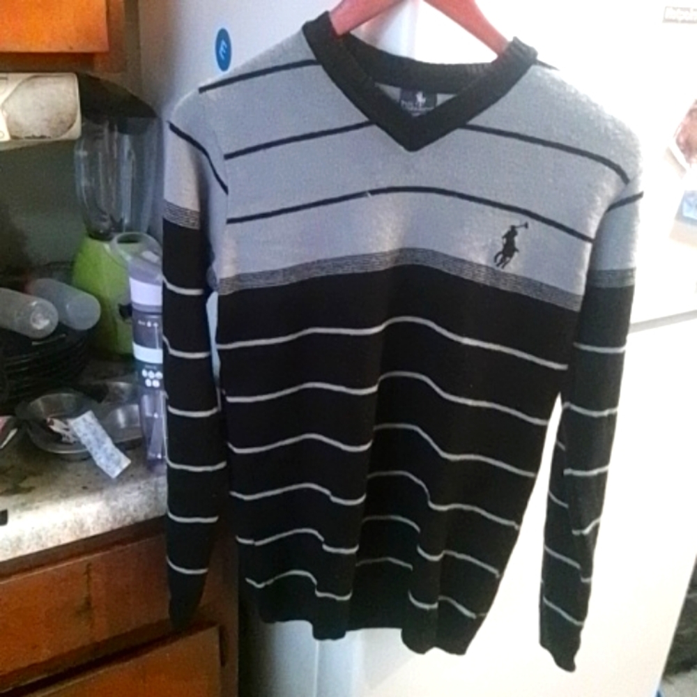 Polo v neck sweater